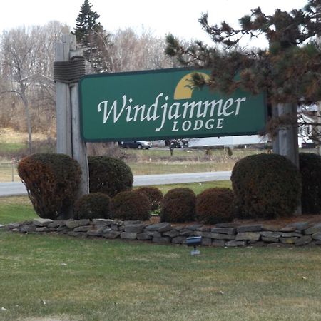 Windjammer Lodge オグデンズバーグ エクステリア 写真
