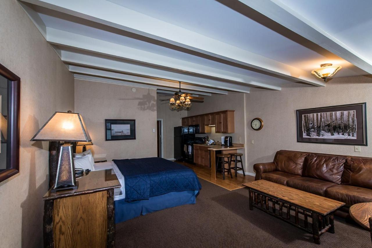 Windjammer Lodge オグデンズバーグ エクステリア 写真